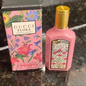 Gucci pink perfume